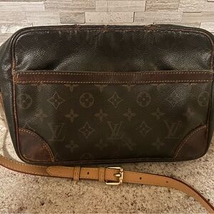 Louis Vuitton small purse